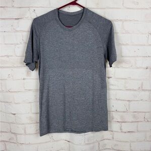 Lululemon Metal Vent Short Sleeve Shirt Size Small